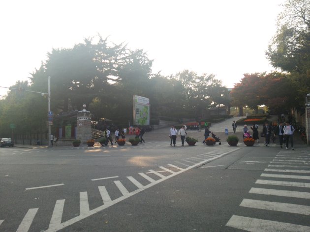達城公園の入口